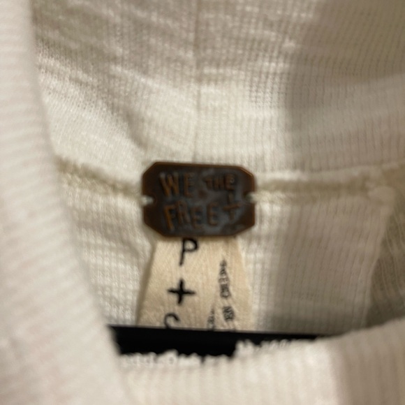 Free People Turtleneck Sweater Size Small - Picture 4 of 5